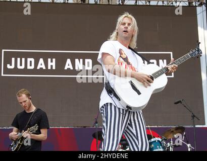 Giuda e il Leone si esibiscono nel villaggio diurno in occasione dell'iHeart Music Festival 2017 che si tiene presso la T-Mobile Arena di Las Vegas, USA Foto Stock