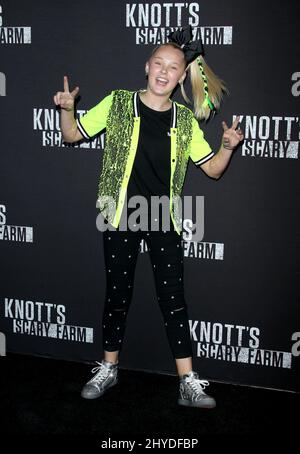 JoJo Siwa partecipa alla Fattoria spaventosa di Knott e alla Notte delle celebrità di Instagram che si tiene alla Fattoria di Berry di Knott Foto Stock