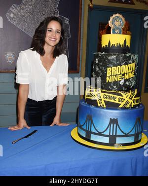 Melissa Fumero "Brooklyn Nine-Nine" celebra l'episodio del 99th che si tiene presso i CBS Radford Studios Foto Stock