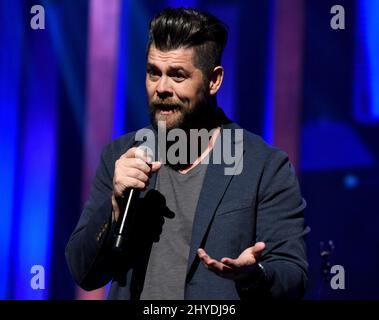 Jason Crabb durante gli spettacoli di Martedì sera al Grand Ole Opry Foto Stock