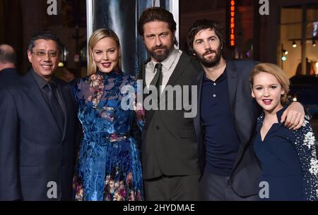 Dean Devlin, Abbie Cornish, Gerald Butler, Jim Sturgess e Talitha Eliana Bateman partecipano al 'Geostom' World Premiere tenuto al TCL Chinese Theatre IMAX di Los Angeles, USA Foto Stock