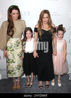 Riley Keough, Lisa Marie Presley, Harper Vivienne Ann e Finley Aaron Love partecipano ai premi annuali 24th ELLE Women in Hollywood che si tengono al Four Seasons Hotel Beverly Hills Foto Stock