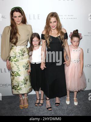 Riley Keough, Lisa Marie Presley, Harper Vivienne Ann e Finley Aaron Love partecipano ai premi annuali 24th ELLE Women in Hollywood che si tengono al Four Seasons Hotel Beverly Hills Foto Stock