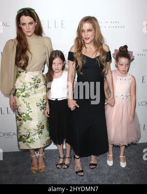 Riley Keough, Lisa Marie Presley, Harper Vivienne Ann e Finley Aaron Love partecipano ai premi annuali 24th ELLE Women in Hollywood che si tengono al Four Seasons Hotel Beverly Hills Foto Stock