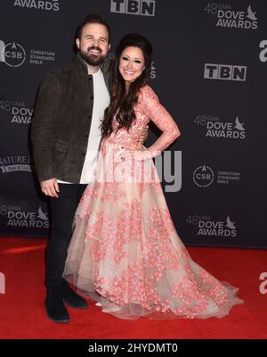 Cody Carnes e Kari Jobe partecipano ai premi annuali GMA dove 48th, che si tengono alla Allen Arena della Lipscomb University a Los Angeles, USA Foto Stock