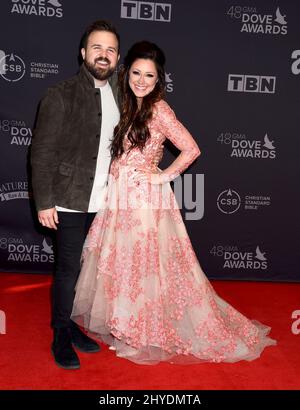 Cody Carnes e Kari Jobe partecipano ai premi annuali GMA dove 48th, che si tengono alla Allen Arena della Lipscomb University a Los Angeles, USA Foto Stock