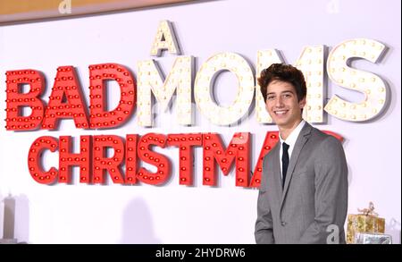 Milo Manheim partecipa alla prima di un Natale di Bad Moms a Los Angeles, California Foto Stock