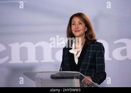 Bogota, Colombia. 14th Mar 2022. Ingrid Betancourt, candidato presidenziale del centro colombiano-francese, interviene durante il primo dibattito dopo le elezioni preliminari a Bogota, Colombia, il 14 marzo 2022. Petro, della coalizione di sinistra 'Patto Historico' ha ottenuto il maggior numero di voti durante la consultazione preliminare durante le elezioni del Congresso. Foto di: Daniel Romero/Long Visual Press Credit: Long Visual Press/Alamy Live News Foto Stock