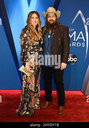 Chris Stapleton e Morgane Stapleton partecipano ai premi annuali 51st della Country Music Association, che si tengono presso la Bridgestone Arena di Nashville, Tennessee Foto Stock