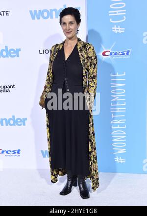 Carrie-Anne Moss partecipa alla prima di Wonder a Westwood, California Foto Stock