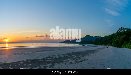 Tramonto sul mare, Radhanagar Beach, Havelock Island, Andaman, India Foto Stock