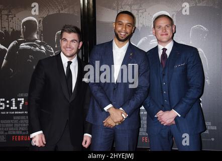 Alek Skarlatos, Anthony Sadler e Spencer Stone al 'The 15:17 to Paris' World Premiere tenuto al Warner Bros. Studio SJR Theatre il 5 febbraio 2018 a Burbank, CA. Foto Stock