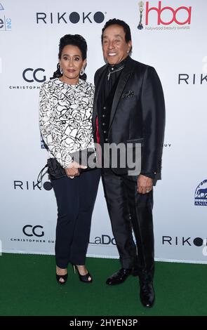 Smokey Robinson e Frances Glandney ai 4th annuali Hollywood Beauty Awards tenutisi ad Avalon Hollywood il 25 febbraio 2018 a Hollywood, California. Foto Stock