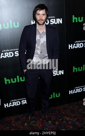 Jim Sturgess partecipa alla Premiere americana della serie originale Hulu 'Hard Sun' a New York Foto Stock