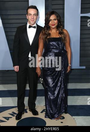 BJ Novak e Mindy Kaling alla Vanity Fair Oscar Party del 2018, organizzata da Radhika Jones, tenutasi presso il Walis Annenberg Center for the Performing Arts il 4 marzo 2018 Beverly Hills, CA. Foto Stock