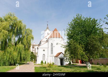 Minsk, Bielorussia. Agosto 2021. Chiesa Zolotogorsky della Santissima Trinità di San Rocco Foto Stock