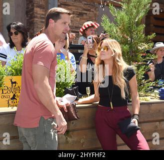 Walker Hayes e Lindsay Ell all'annuale Craig Campbell Celebrity Cornhole Challenge 6th che beneficia della lotta senza scopo di lucro contro il cancro colorettale (CRC lotta) tenutasi presso la City Winery di Nashville il 5 giugno 2018. Foto Stock