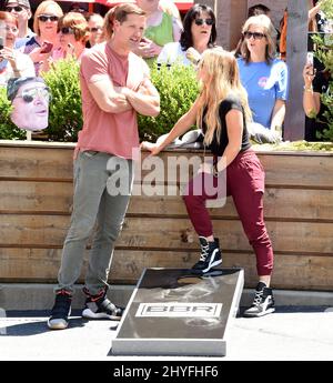 Walker Hayes e Lindsay Ell all'annuale Craig Campbell Celebrity Cornhole Challenge 6th che beneficia della lotta senza scopo di lucro contro il cancro colorettale (CRC lotta) tenutasi presso la City Winery di Nashville il 5 giugno 2018. Foto Stock