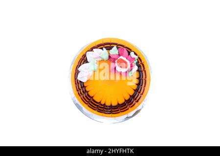 Torta di ananas Premium Mango su sfondo isolato Foto Stock