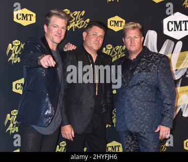 Joe Don Rooney, Jay DeMarcus e Gary LeVox ai CMT Music Awards 2018 che si sono tenuti alla Bridgestone Arena il 6 giugno 2018 a Nashville, Tennessee Foto Stock