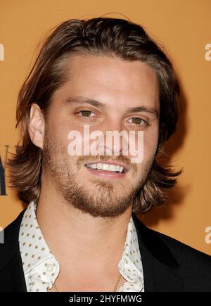 Luke Grimes alla prima mondiale di 'Yellowstone' presentata da Vanity Fair e Paramount Network tenuto presso Paramount Studios, a Hollywood Foto Stock