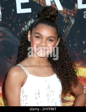 McKenna Roberts che ha partecipato al Skyscraper New York Premiere tenuto alla AMC Lincoln Square il 10 luglio 2018. Foto Stock