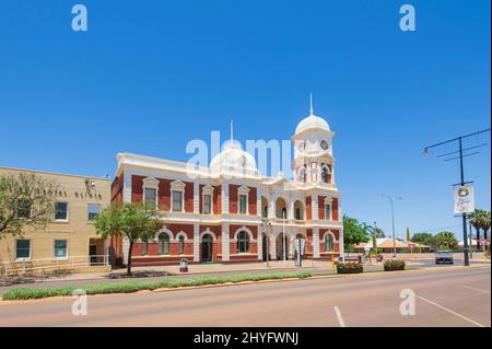 Vista dello storico edificio Colonial Information Center in Burt Street, Kalgoorlie Boulder Main Street, Western Australia, WA, Australia Foto Stock