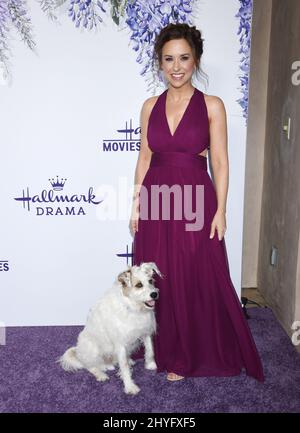 Lacey Chabert e felice il cane al Hallmark Channel Summer TCA Event tenuto presso una residenza privata a Beverly Hills il 26 luglio 2018 a Beverly Hills, CA. Foto Stock