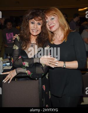 Barbara Luna e Andrea Evans all'Hollywood Show al LAX Westin Hotel il 28 luglio 2018 a Los Angeles, USA. Foto Stock