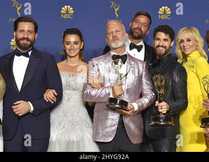 Edgar Ramirez, Penelope Cruz, Ryan Murphy, Ricky Martin, Darren Criss e Judith Light ai Primetime Emmy Awards 70th che si sono tenuti al Microsoft Theatre L.A. In diretta il 17 settembre 2018 a Los Angeles, USA. Foto Stock