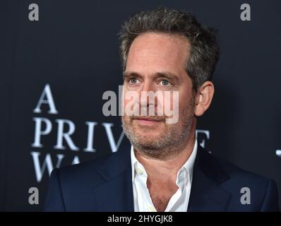 Tom Hollander alla prima di Los Angeles 'A Private War' tenutasi al Samuel Goldwyn Theatre il 24 ottobre 2018 a Beverly Hills, CA. Foto Stock