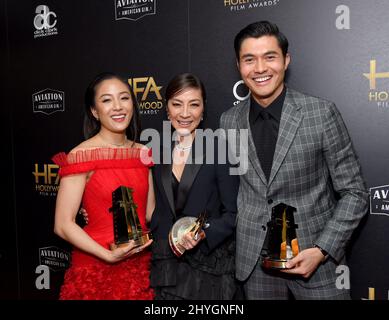 Constance Wu, Michelle Yeoh e Henry Golding in occasione dei 22nd annuali Hollywood Film Awards tenutisi presso il Beverly Hilton Hotel il 4 novembre 2018 a Beverly Hills, Foto Stock