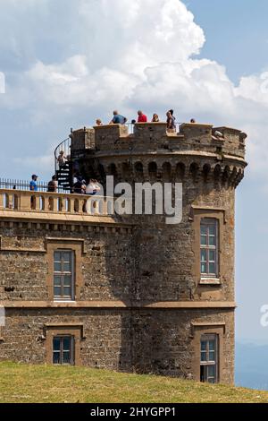 L'osservatorio di Mont Aigoual, l'ultima stazione meteorologica di montagna abitata in Francia. Esperou, Occitanie, Francia Foto Stock