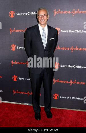 Peter Falso al Save the Children Illumination Gala tenuto presso l'American Museum of Natural History il 14 novembre 2018 a New York City, NY Foto Stock