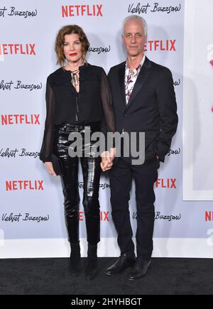 Rene Russo e Dan Gilroy arrivano alla prima Netflix di 'Velvet Buzzsaw' al Teatro Egizio Foto Stock