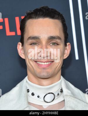 Robert Sheehan arriva alla prima stagione 1 della Netflix 'The Umbrella Academy' all'ARCLIGHT Cinema Foto Stock