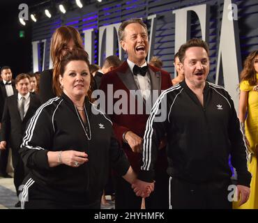 Melissa McCarthy, ben Falcone e Richard E. Grant partecipano al Vanity Fair Oscar Party 2019, ospitato dall'editore Radhika Jones, tenuto presso il Wallenberg Center for the Performing Arts il 24 febbraio 2019 a Beverly Hills, CA. Foto Stock