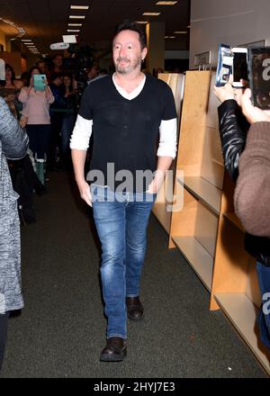 Julian Lennon al libro 'Love the Earth' Firma a Barnes & Noble at the Grove il 30 aprile 2019 a Los Angeles, USA. Foto Stock