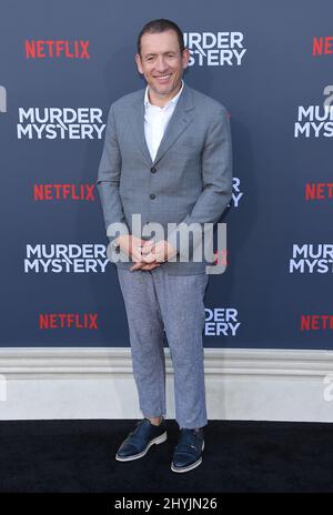 Dany Boon partecipa alla prima di Murder Mystery a Los Angeles, California Foto Stock