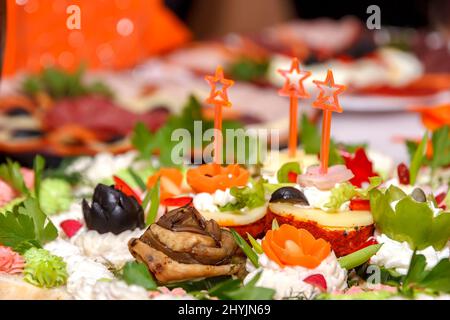 Set di diversi panini con carne, verdure e pesce. Catering food party. Foto Stock