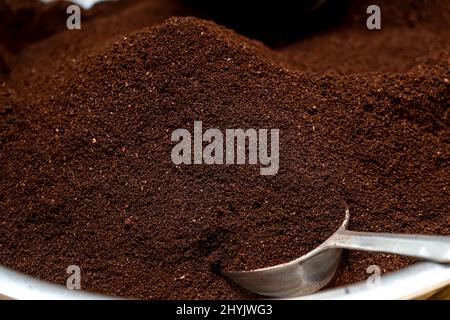 Fondo di consistenza macinatura del caffè. Miscele di caffè, caffè macinato o istantaneo. Sfondo. Foto Stock