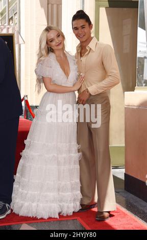 Kenny Ortega è stato affiancato da dove Cameron e Booboo Stewart alla sua cerimonia della Hollywood Walk of Fame il 24 luglio 2019 a Hollywood, California. Foto Stock