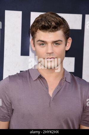 Garrett Clayton alla prima mondiale 'The Kitchen' tenutasi al TCL Chinese Theatre il 5 agosto 2019 a Hollywood, Los Angeles. Foto Stock