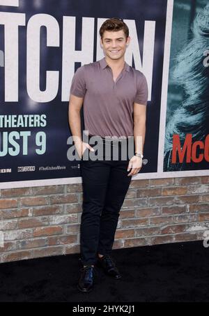 Garrett Clayton alla prima mondiale 'The Kitchen' tenutasi al TCL Chinese Theatre il 5 agosto 2019 a Hollywood, Los Angeles. Foto Stock