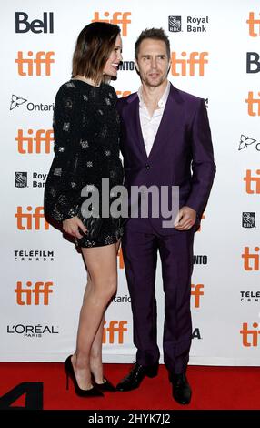 Leslie Bibb e Sam Rockwell arrivano alla prima di 'Jojo Rabbit' durante il Toronto International Film Festival 2019 tenuto al Princess of Wales Theatre il 8 settembre 2019 a Toronto, Canada Foto Stock