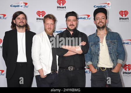 Winston Marshall, Ted Dwane, Marcus Mumford e ben Lovett di Mumford & Sons al Festival musicale iHeartRadio del 2019 che si è tenuto alla T-Mobile Arena il 21 settembre 2019 a Las Vegas, NV. Foto Stock