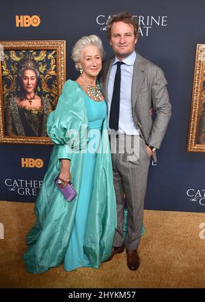 Helen Mirren e Jason Clarke alla prima di Los Angeles della HBO 'Catherine the Great' tenutasi al Museo Hammer il 17 ottobre 2019 a Westwood, USA. Foto Stock