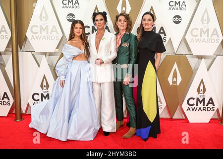 Maren Morris e Amanda Shires e Brandi Carlile e Natalie Hemby in occasione dei premi annuali 53rd della Country Music Association, tenuti da Carrie Underwood e Dolly Parton e Reba McEntire, tenuti alla Bridgestone Arena il 13 novembre 2019 a Nashville, Tennessee. Foto Stock