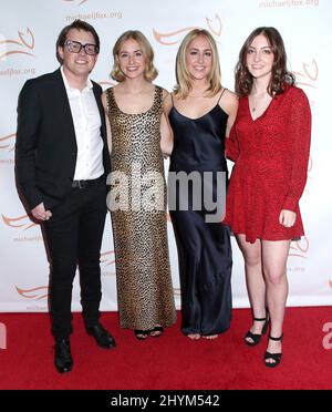 Sam Fox, Schuyler Fox, Aquinnah Fox & Esme Fox partecipano al gala della Fondazione Michael J. Fox 2019 'Una cosa divertente è accaduto sulla strada per Cure Parkinson's' tenuto all'Hilton New York il 16 novembre 2019 a New York City, USA. Foto Stock