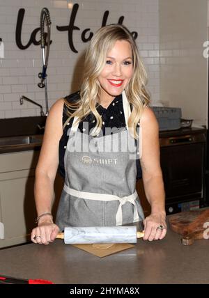 Jennie Garth Jennie Garth collabora con Shipt + sur la Table for Holiday Cooking Class tenuto a sur la Table il 10 dicembre 2019 a New York City, NY Foto Stock